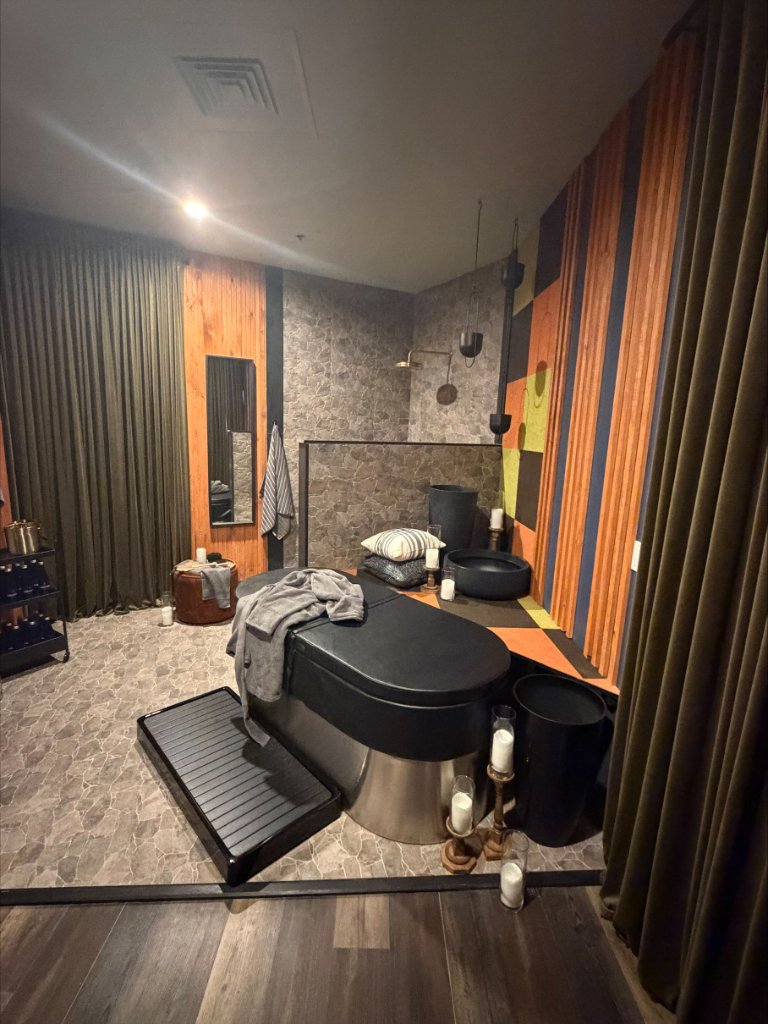 Contrast Therapy Room